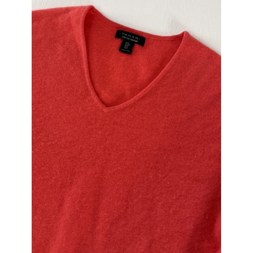 Tahari M Luxury 100% 2 Ply Cashmere Coral Sweater V Neck Long Sleeve Glamorous